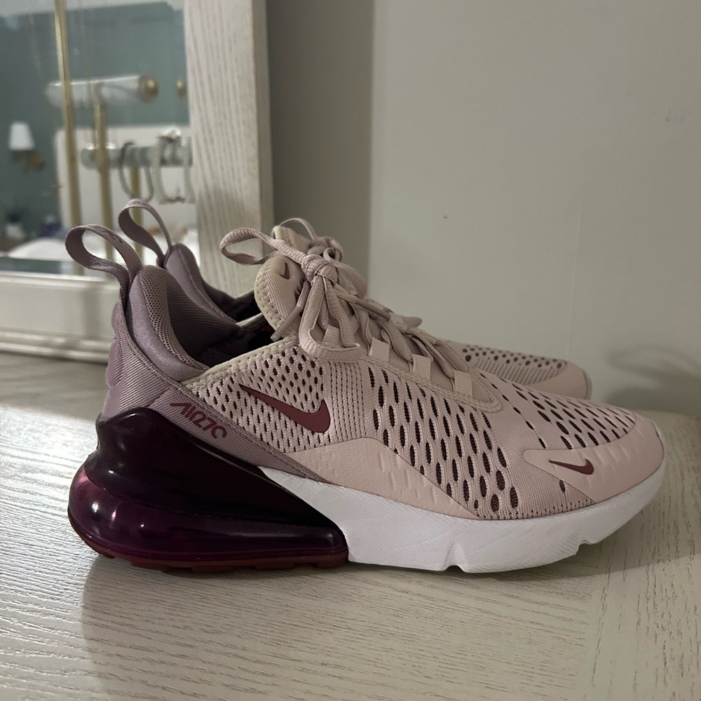 Nike Women's Air Max 270 in Light Pink and Burgundy